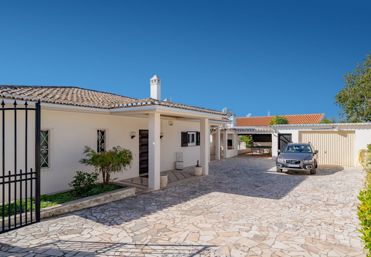 Villa in Albufeira - ALBUFEIRA FAMILY VILLA AND POOL  by HOMING