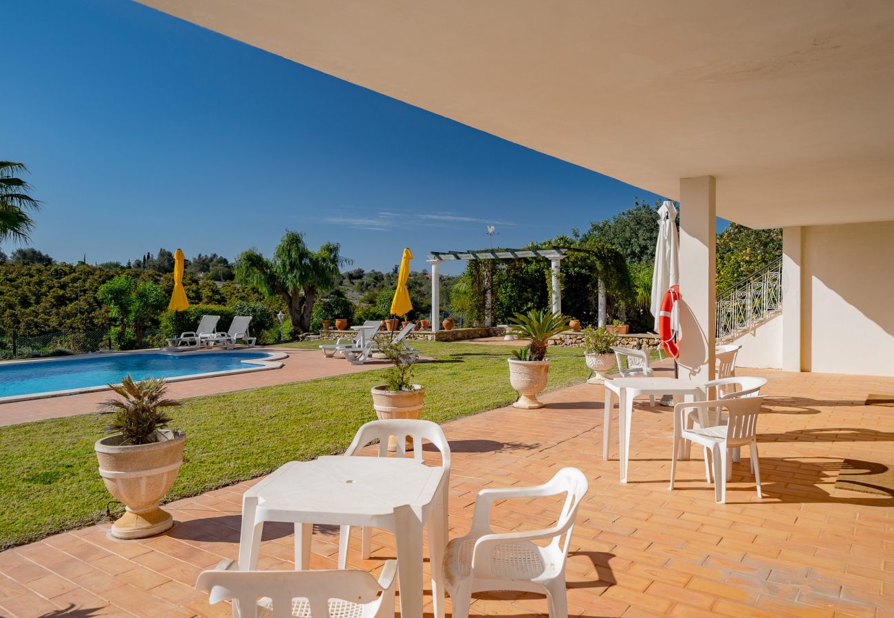 Villa in Albufeira - ALBUFEIRA FAMILY VILLA AND POOL  by HOMING