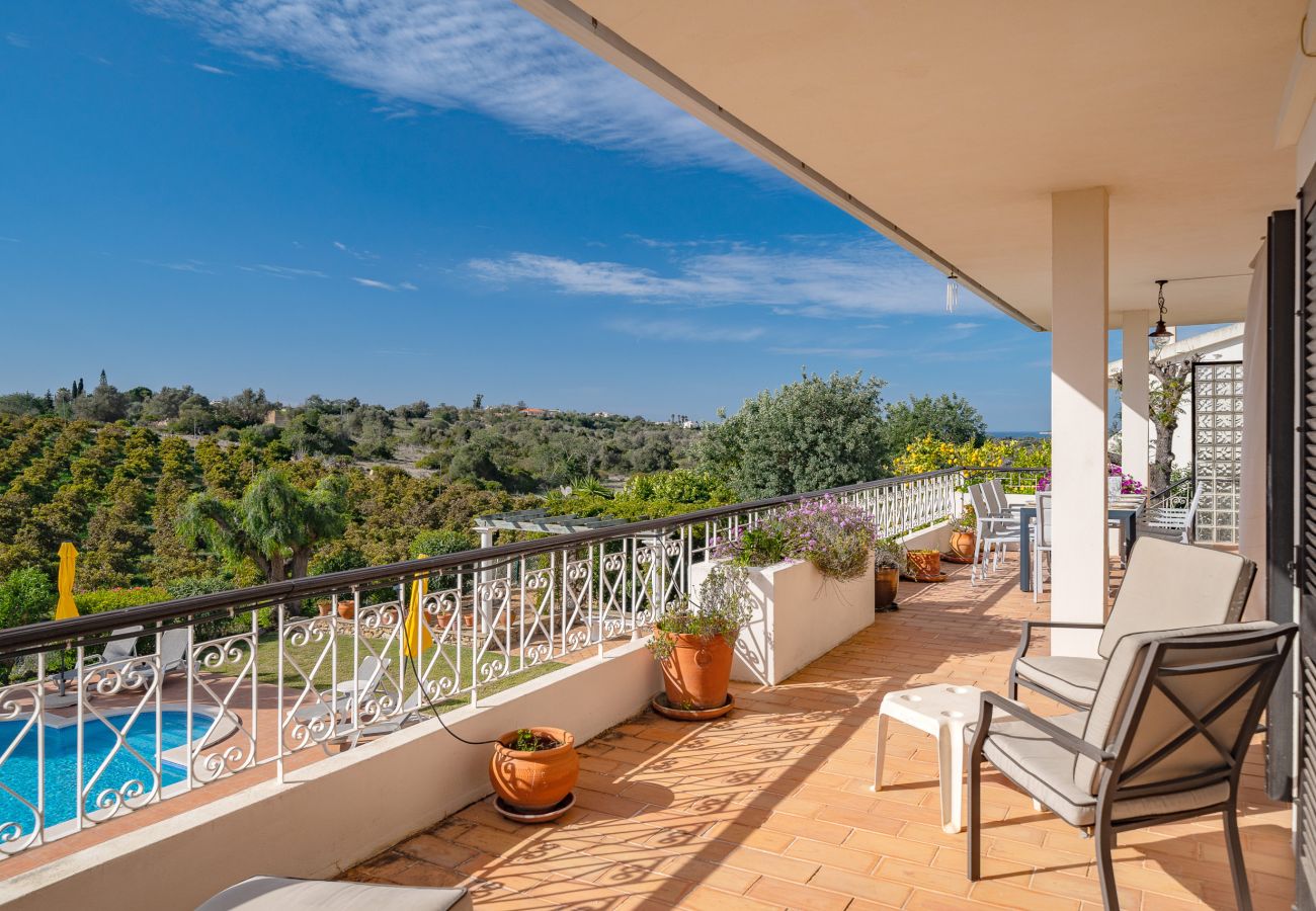 Villa in Albufeira - ALBUFEIRA FAMILY VILLA AND POOL  by HOMING