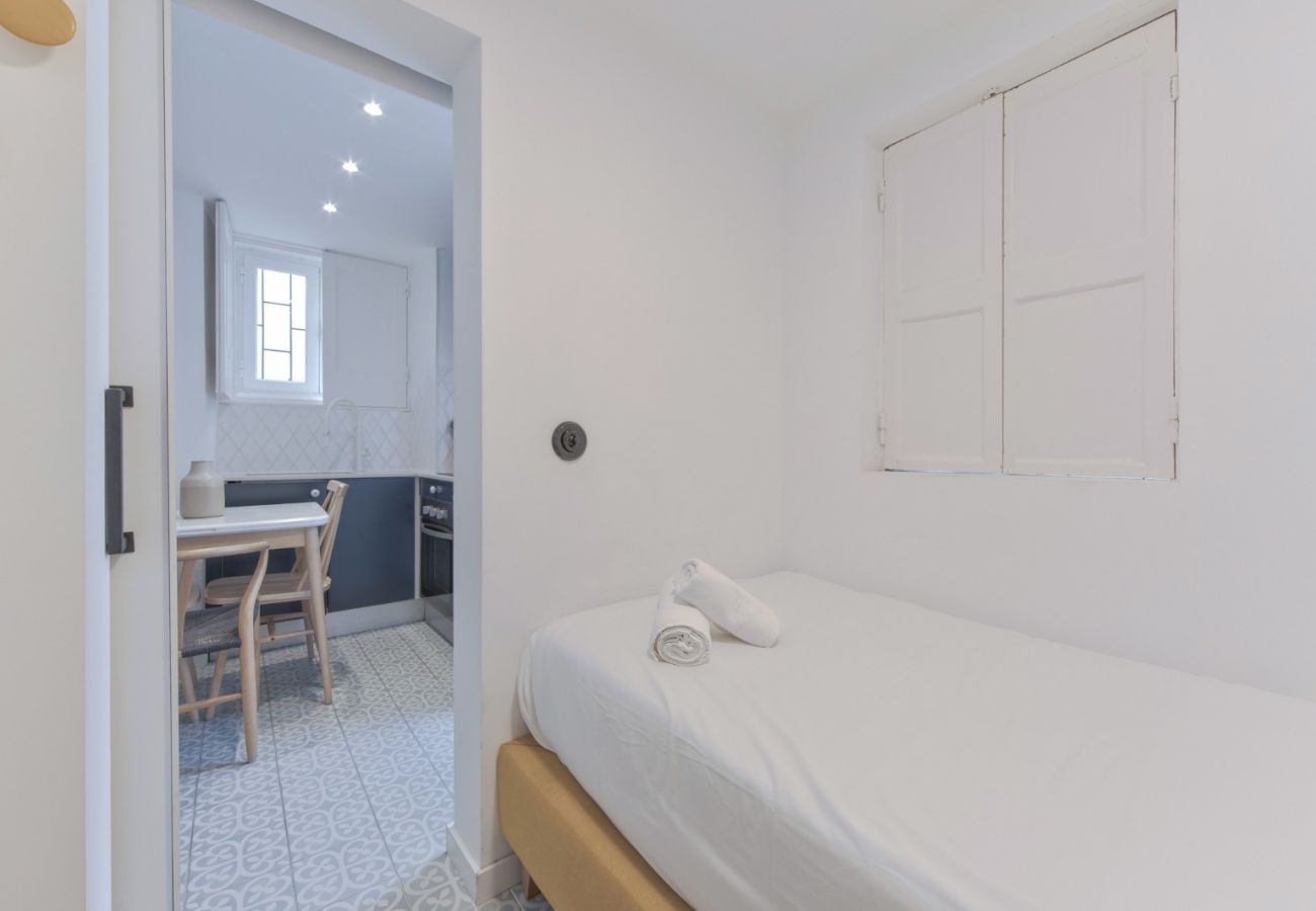 Apartment in Lisbon - ALFAMA DESIGN W/ TERRACE by HOMING
