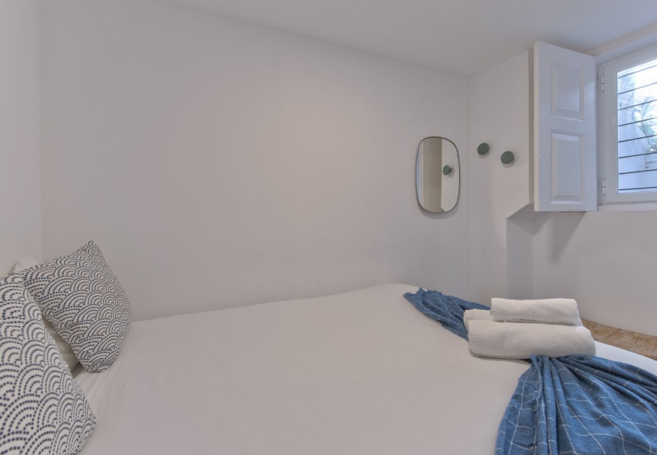 Apartment in Lisbon - ALFAMA DESIGN W/ TERRACE by HOMING