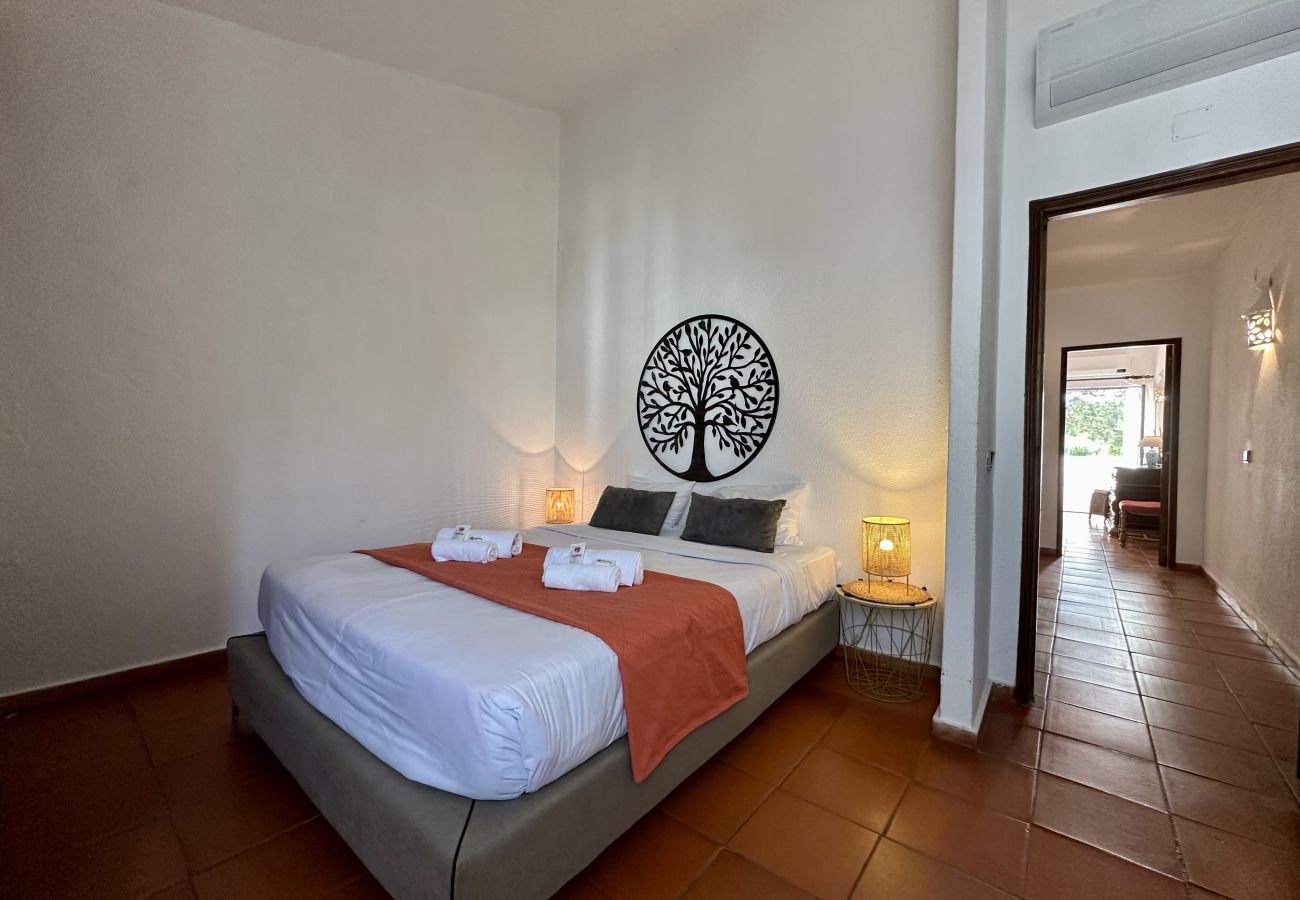 Apartment in Vilamoura - VILAMOURA TYPICAL 4 WITH POOL by HOMING