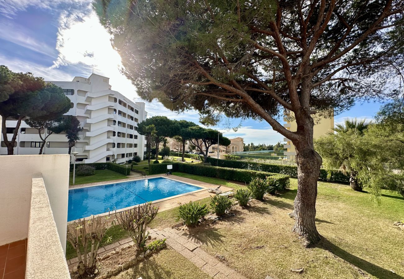 Apartment in Vilamoura - VILAMOURA TYPICAL 4 WITH POOL by HOMING