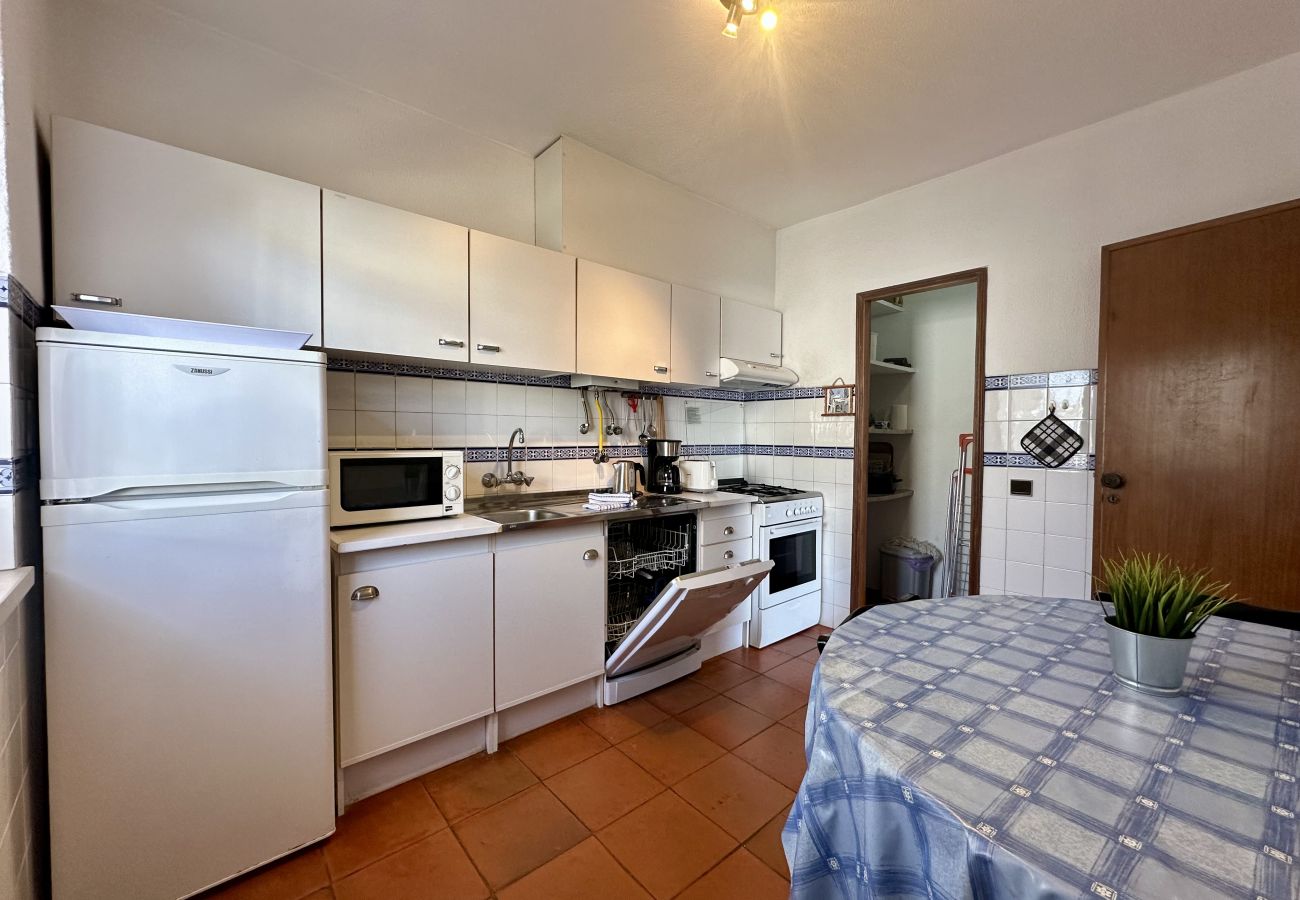 Apartment in Vilamoura - VILAMOURA TYPICAL 4 WITH POOL by HOMING