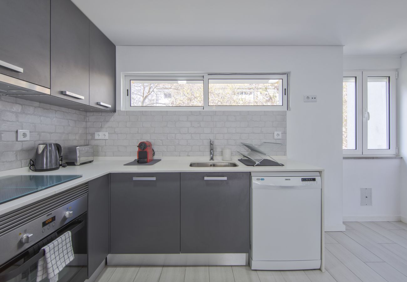 Apartment in Lisbon - OLIVAIS MODERN by HOMING