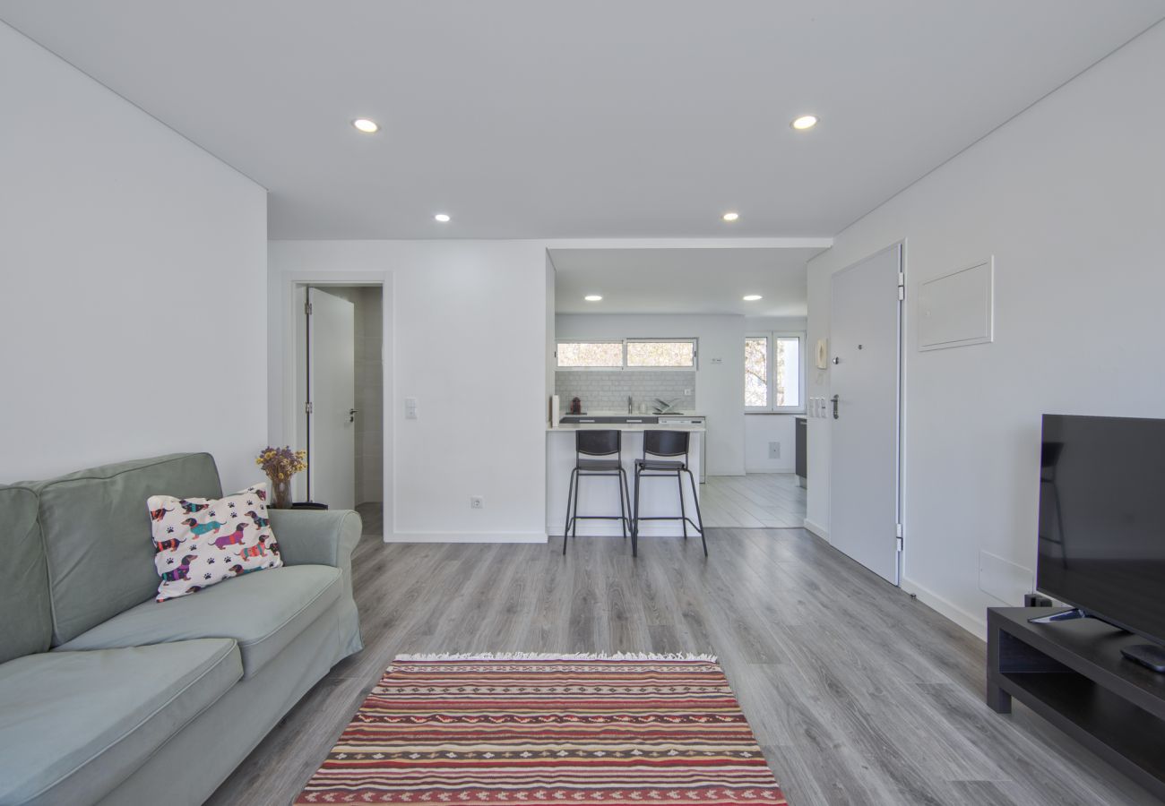 Apartment in Lisbon - OLIVAIS MODERN by HOMING