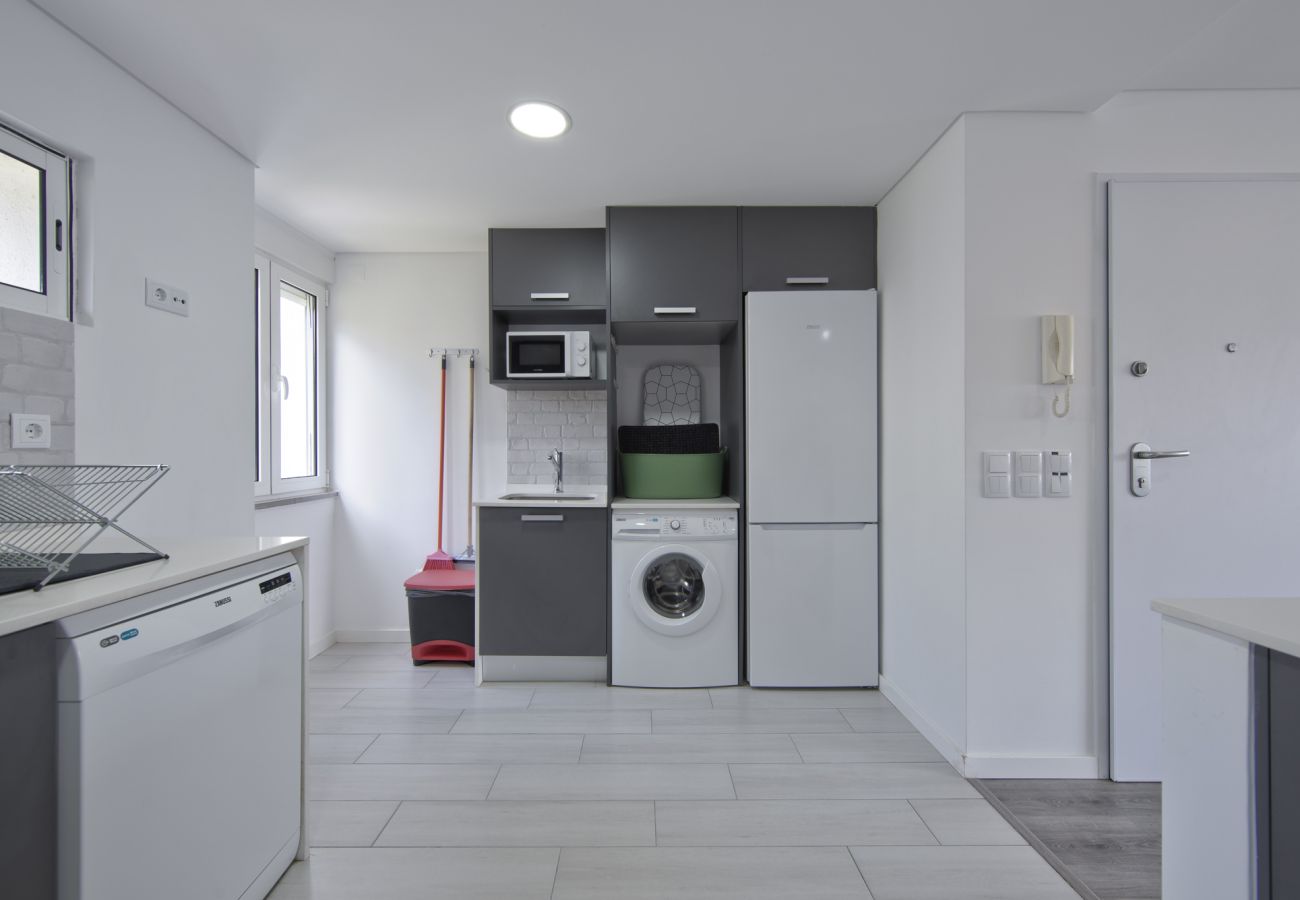 Apartment in Lisbon - OLIVAIS MODERN by HOMING