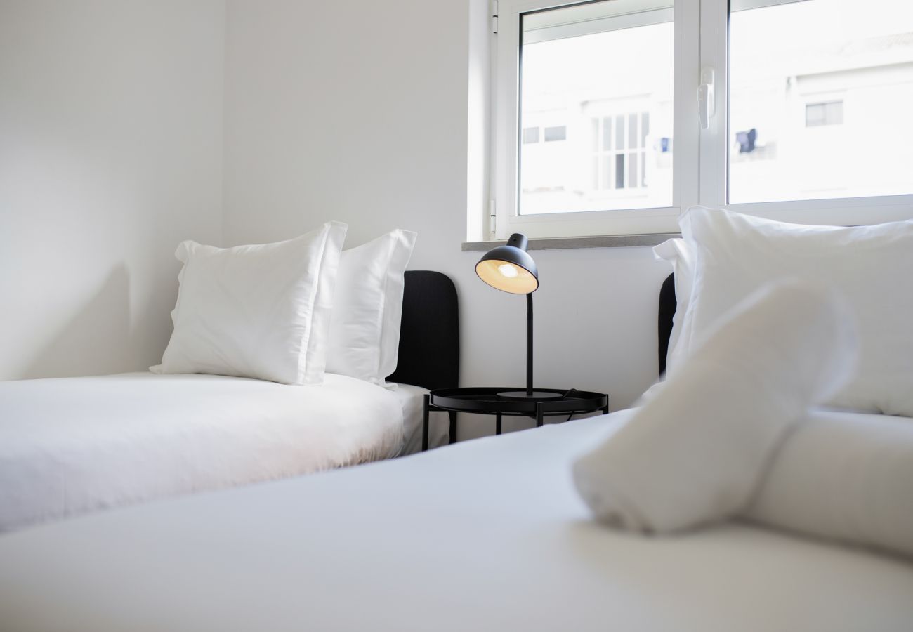 Apartment in Lisbon - OLIVAIS MODERN by HOMING