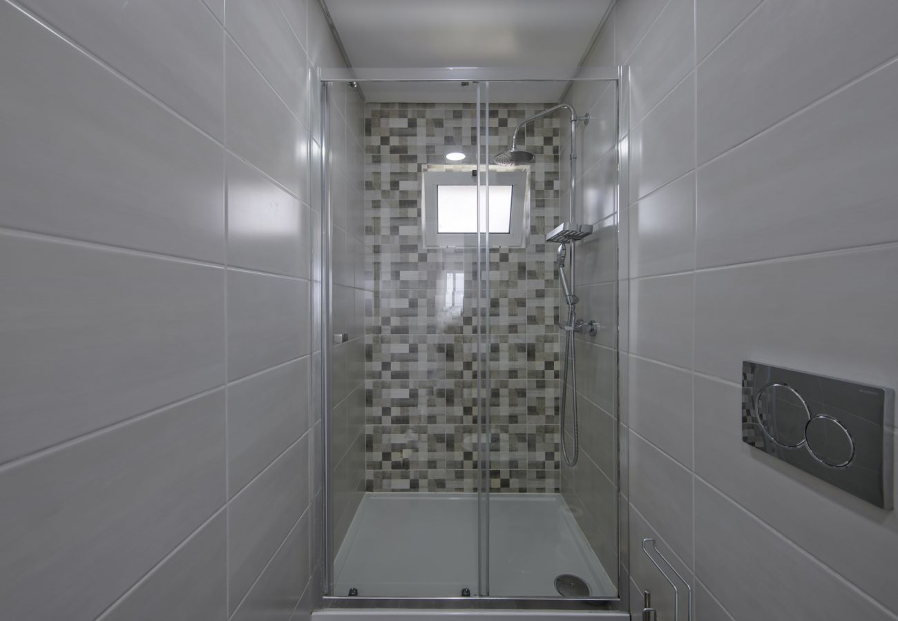 Apartment in Lisbon - OLIVAIS MODERN by HOMING