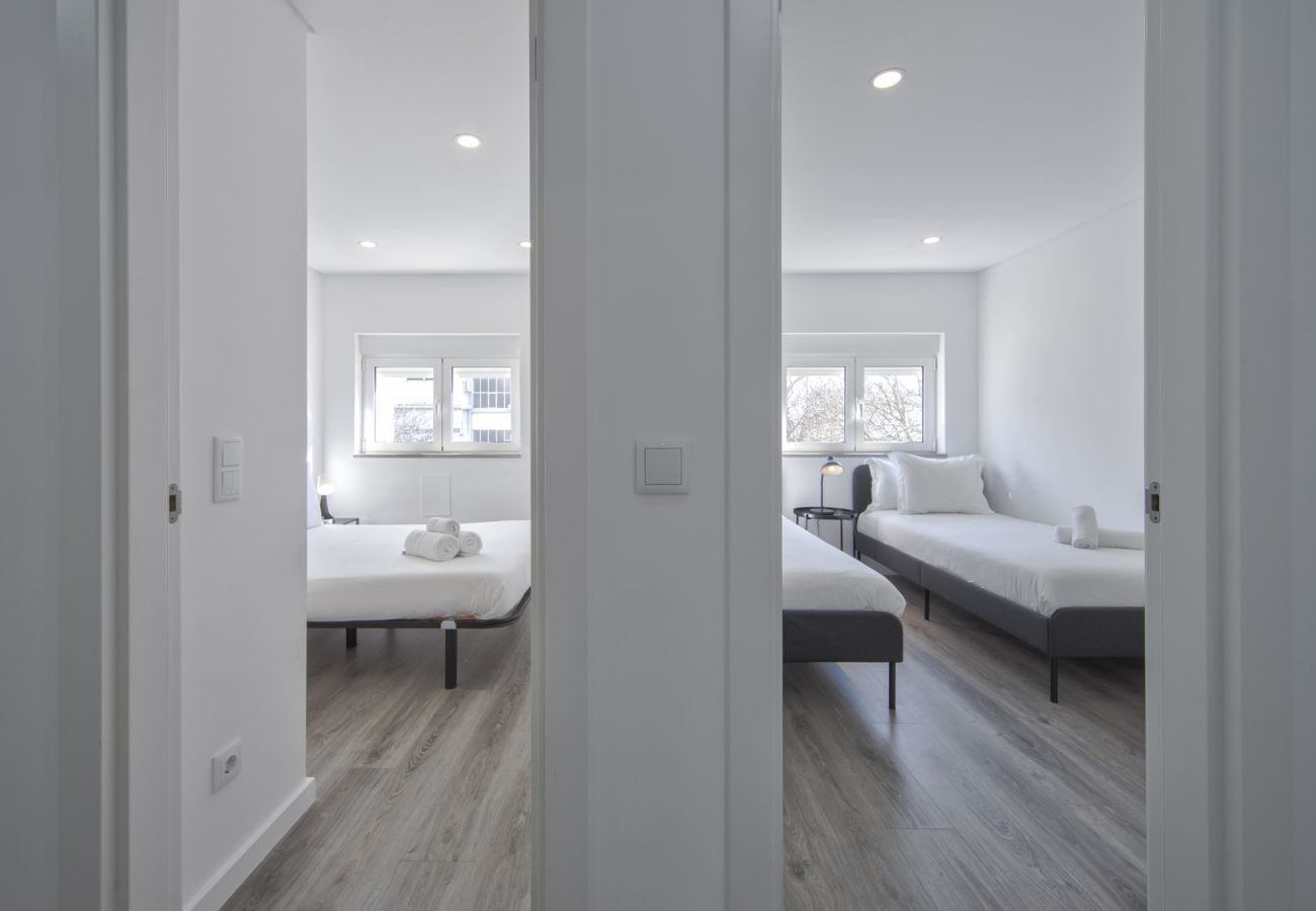 Apartment in Lisbon - OLIVAIS MODERN by HOMING