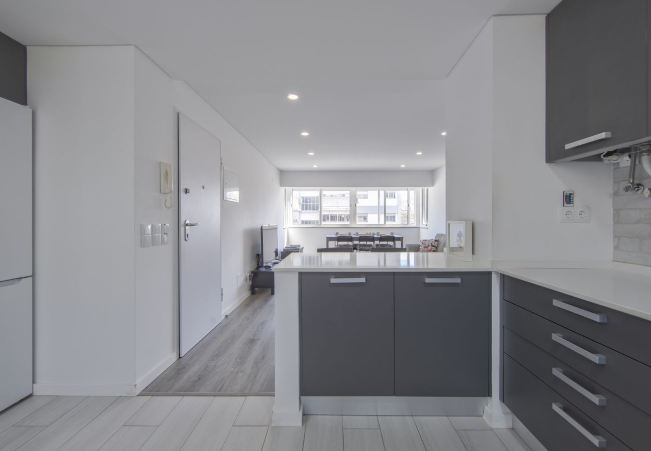 Apartment in Lisbon - OLIVAIS MODERN by HOMING
