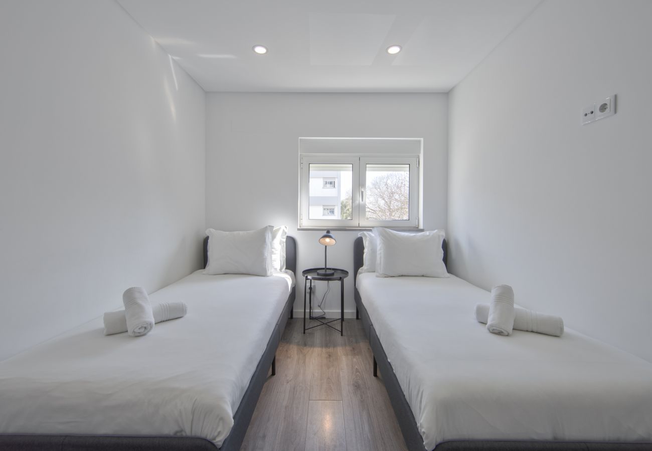 Apartment in Lisbon - OLIVAIS MODERN by HOMING