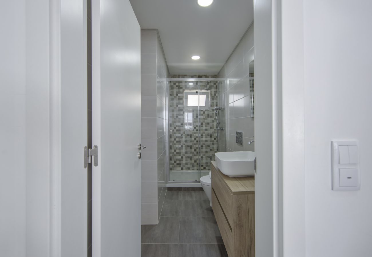 Apartment in Lisbon - OLIVAIS MODERN by HOMING