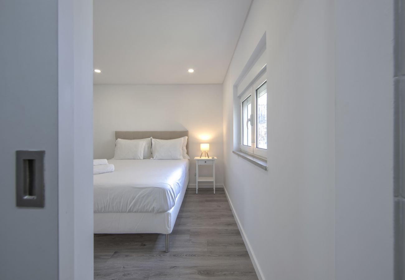 Apartment in Lisbon - OLIVAIS MODERN by HOMING