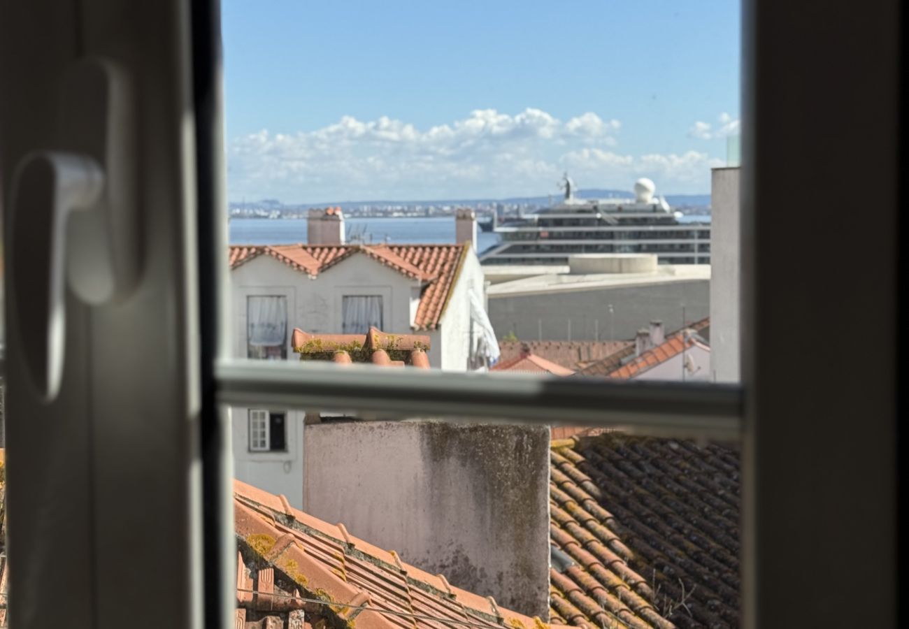 Studio in Lisbon - ALFAMA HISTORICAL I RIVER VIEW by HOMING