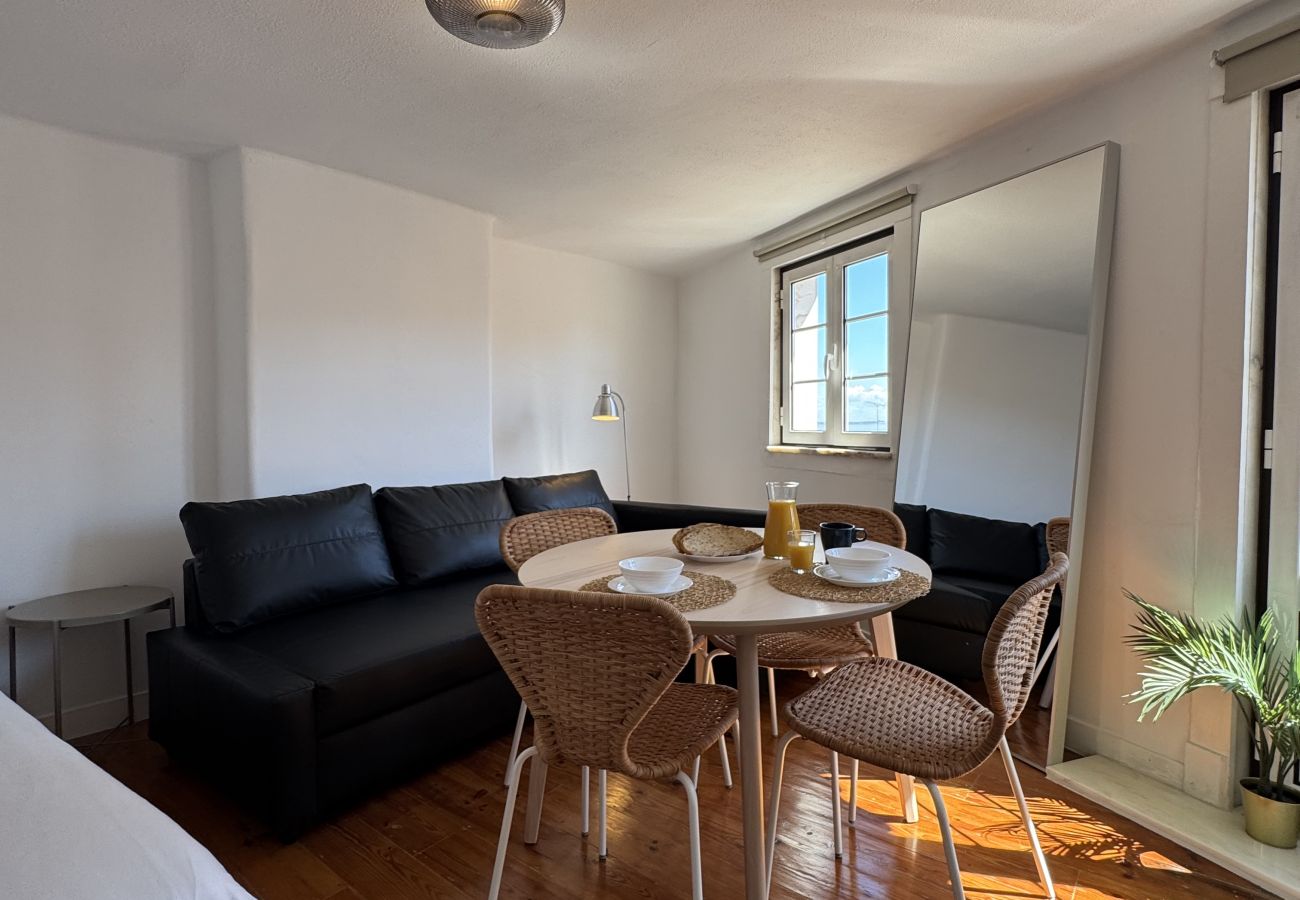 Studio in Lisbon - ALFAMA HISTORICAL I RIVER VIEW by HOMING