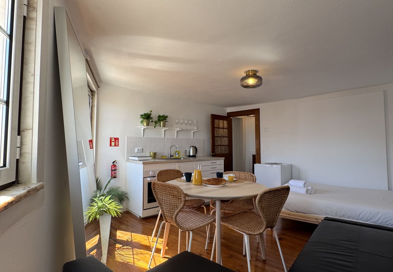 Studio in Lisbon - ALFAMA HISTORICAL I RIVER VIEW by HOMING