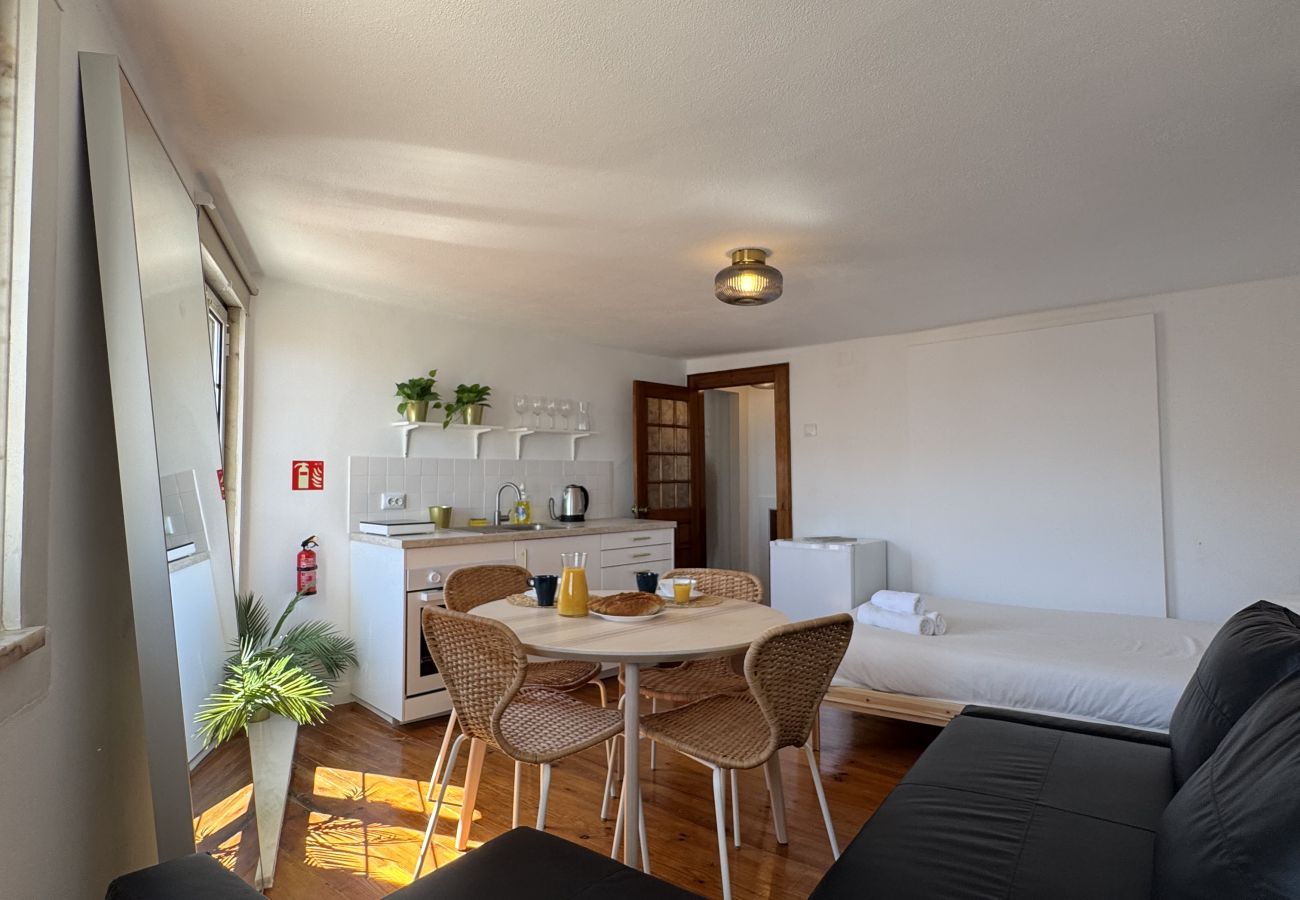 Studio in Lisbon - ALFAMA HISTORICAL I RIVER VIEW by HOMING