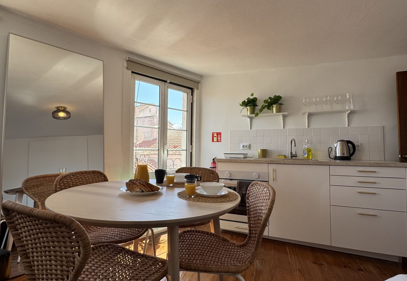 Studio in Lisbon - ALFAMA HISTORICAL I RIVER VIEW by HOMING