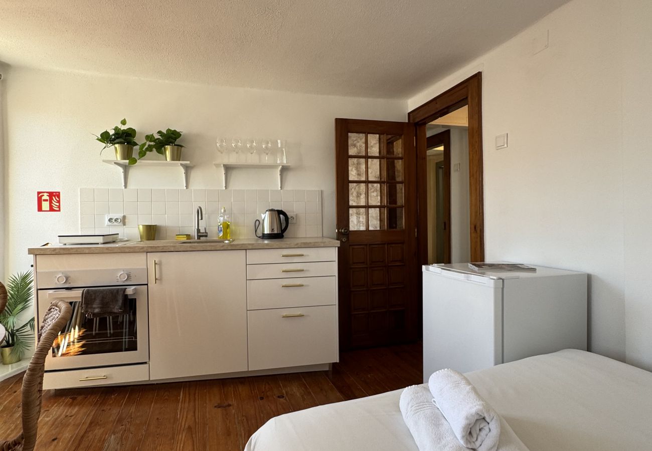 Studio in Lisbon - ALFAMA HISTORICAL I RIVER VIEW by HOMING