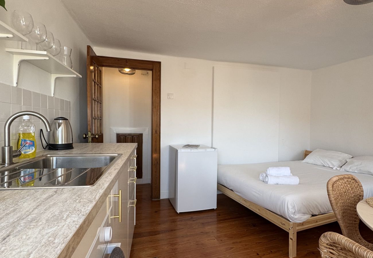 Studio in Lisbon - ALFAMA HISTORICAL I RIVER VIEW by HOMING