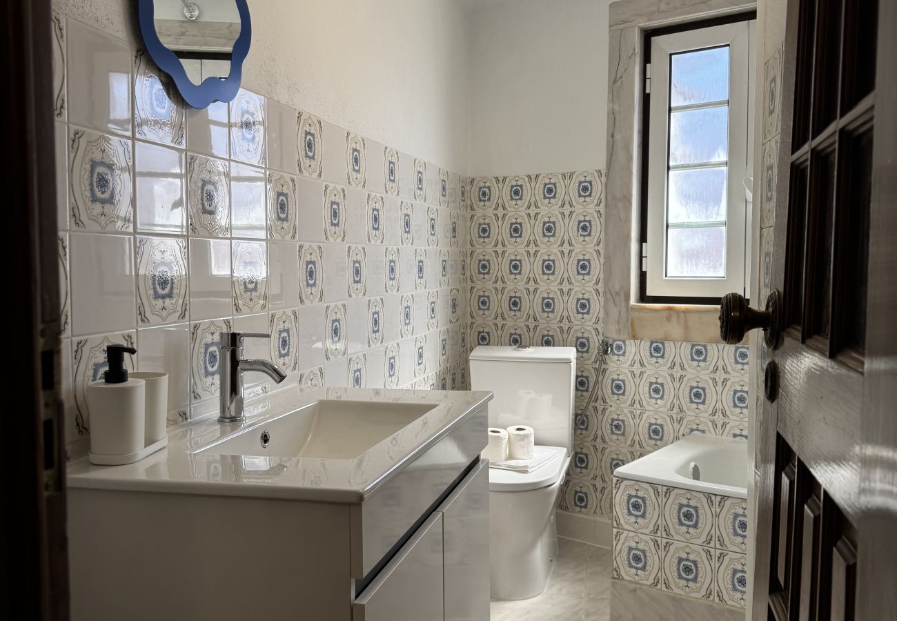 Studio in Lisbon - ALFAMA HISTORICAL I RIVER VIEW by HOMING