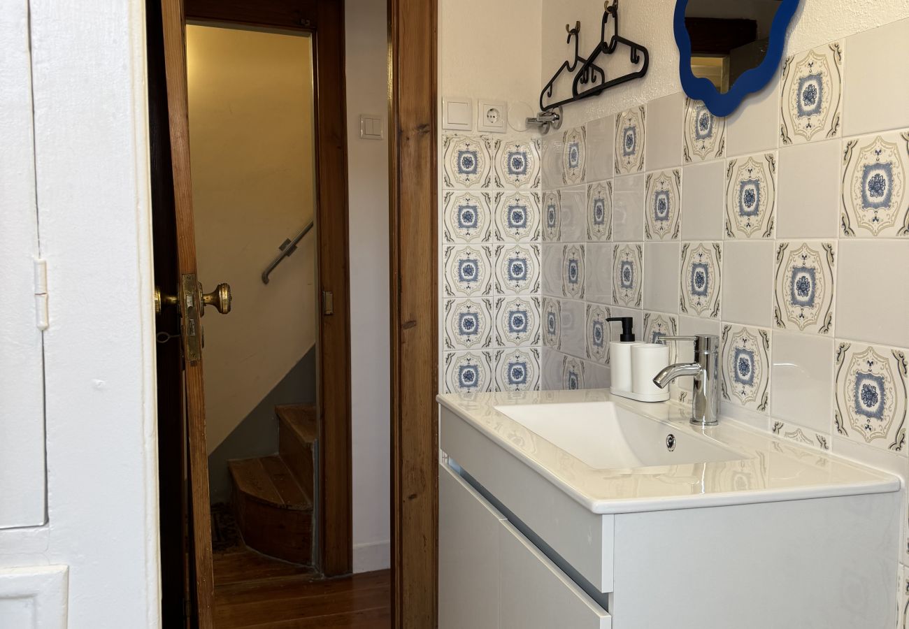 Studio in Lisbon - ALFAMA HISTORICAL I RIVER VIEW by HOMING