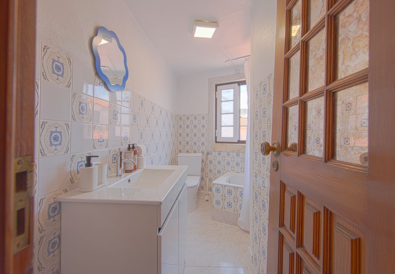 Studio in Lisbon - ALFAMA HISTORICAL I RIVER VIEW by HOMING