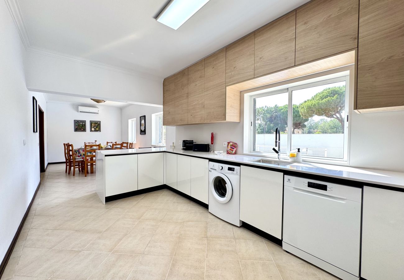 Villa in Quarteira - QUARTEIRA AMAZING VILLA WITH PRIVATE POOL by HOMIN