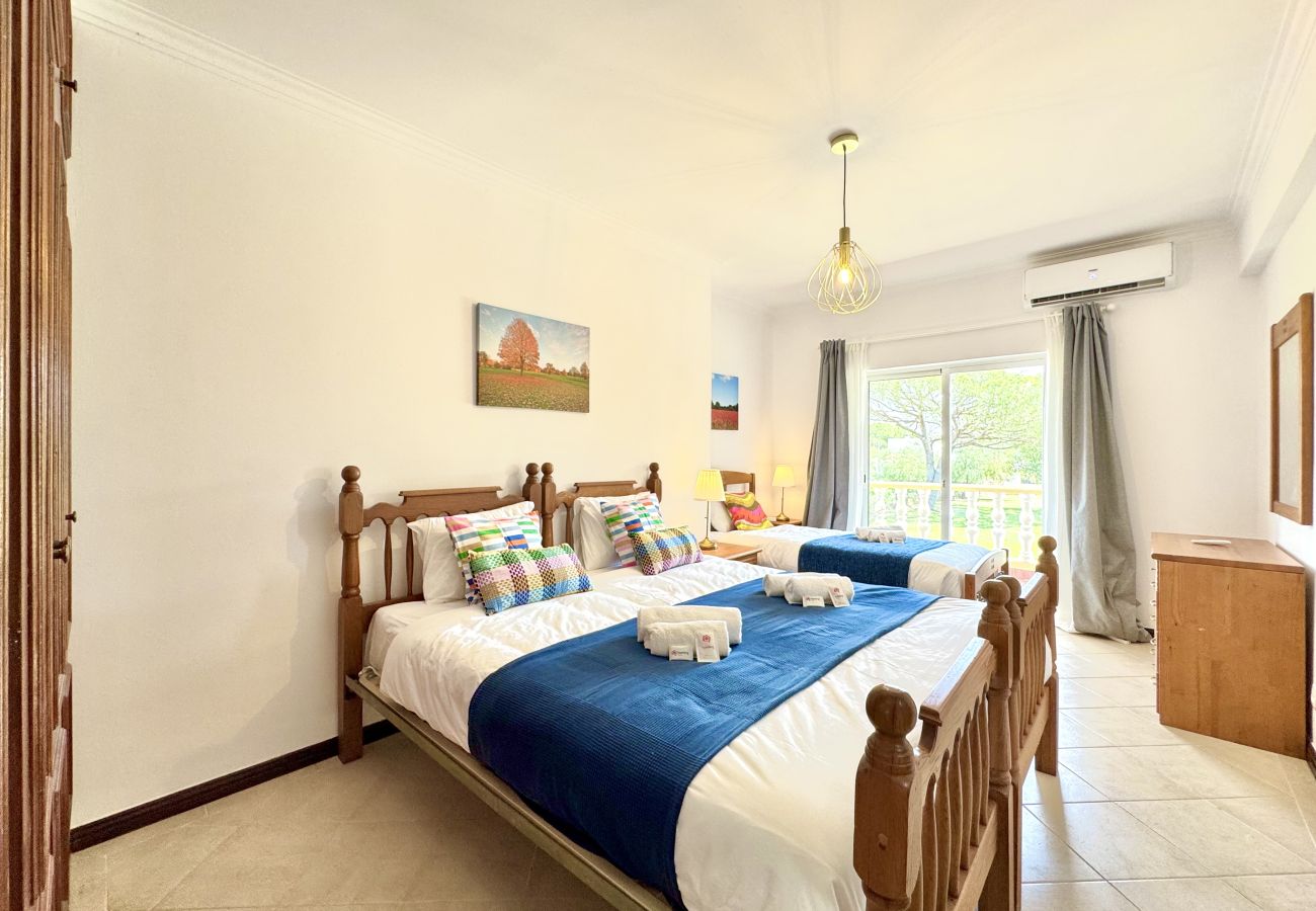 Villa in Quarteira - QUARTEIRA AMAZING VILLA WITH PRIVATE POOL by HOMIN