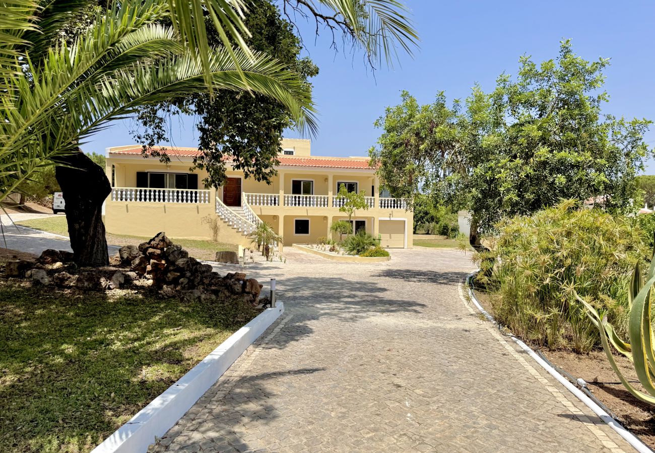 Villa in Quarteira - QUARTEIRA AMAZING VILLA WITH PRIVATE POOL by HOMIN