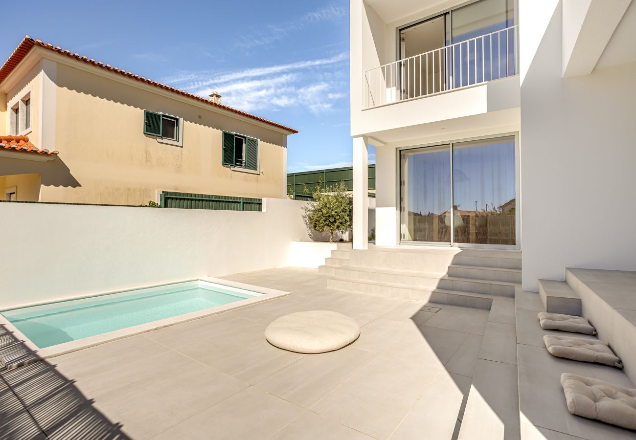 Villa in Ericeira - ERICEIRA MODERN & BRIGHT WITH POOL by HOMING