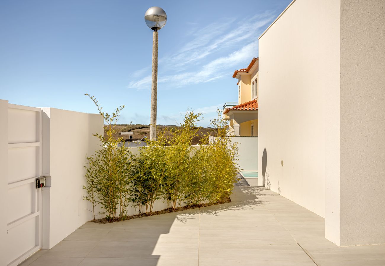 Villa in Ericeira - ERICEIRA MODERN & BRIGHT WITH POOL by HOMING