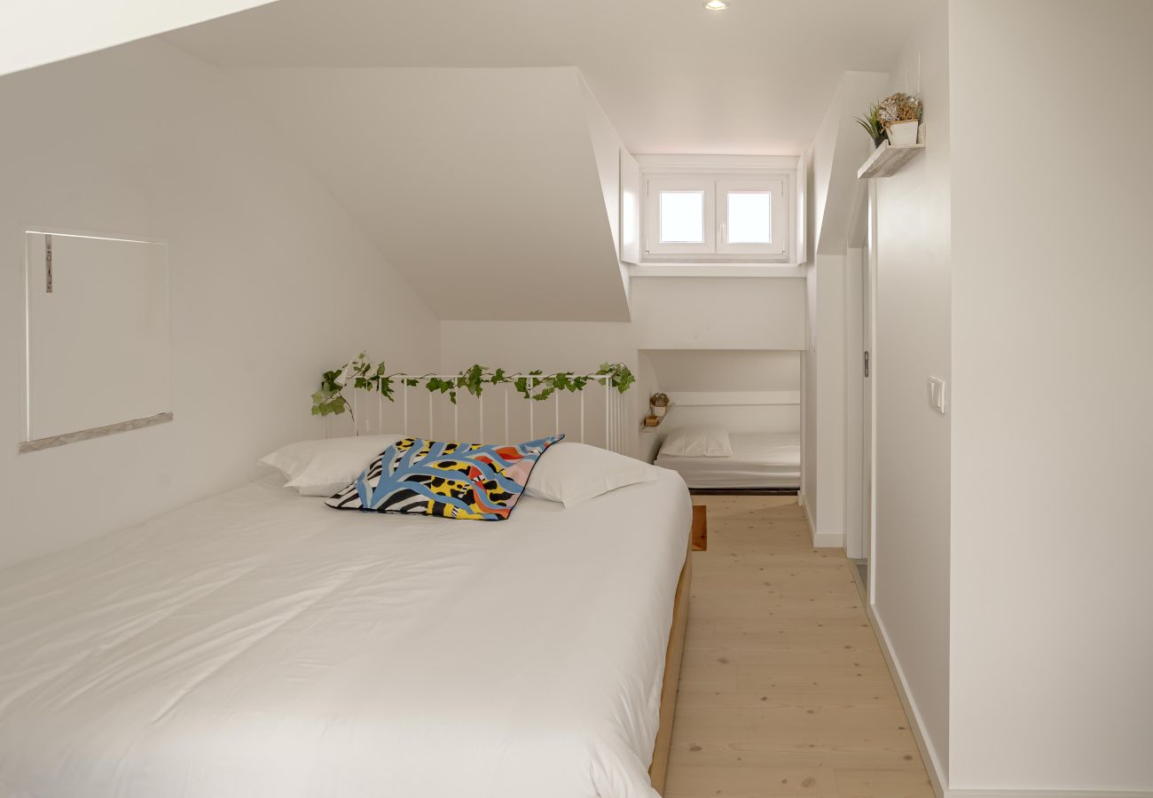 Apartment in Lisbon - DOWNTOWN MODERN APARTMENTS WITH BALCONY by Homing