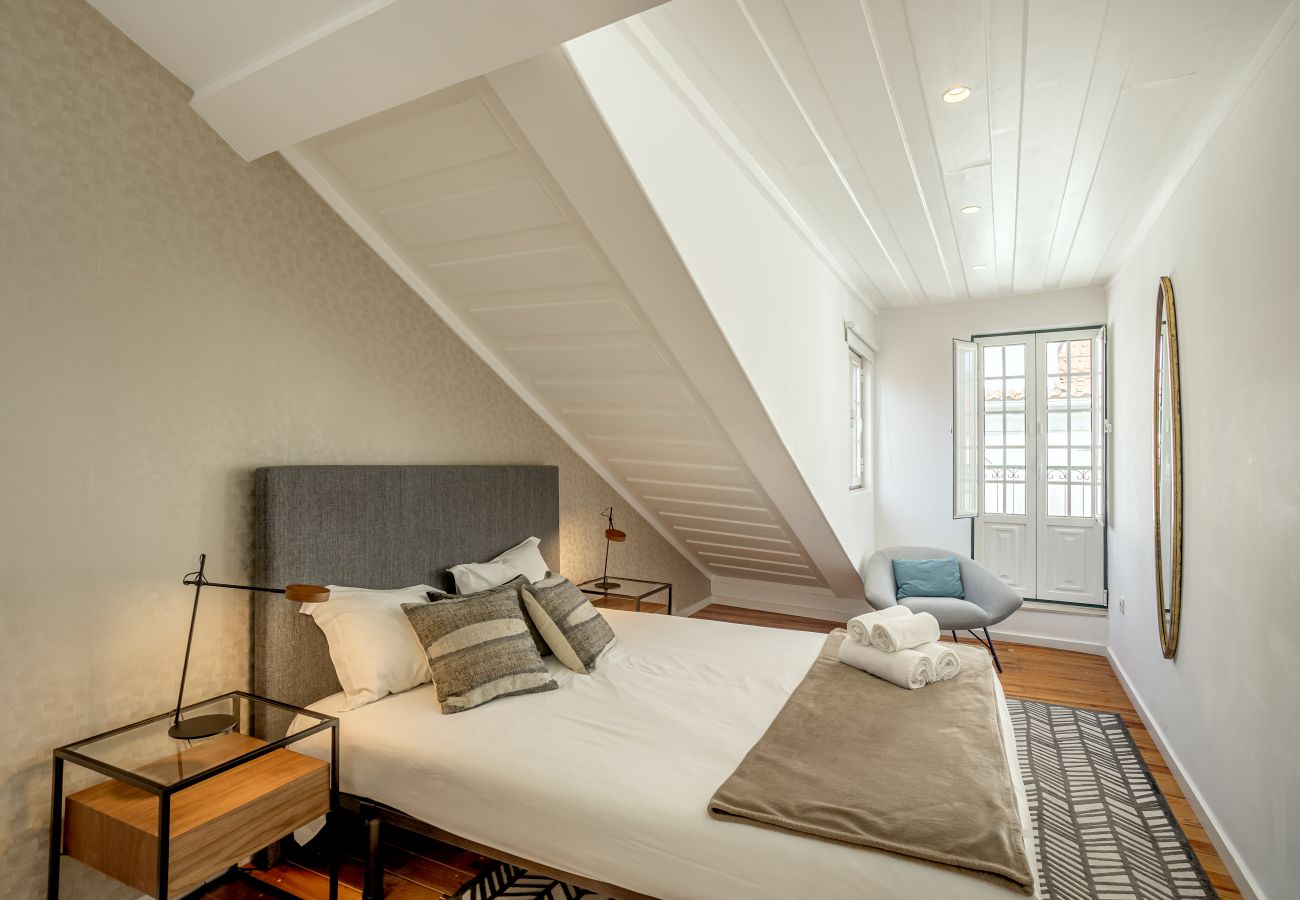 Apartment in Lisbon - SÃO BENTO MODERN by Homing