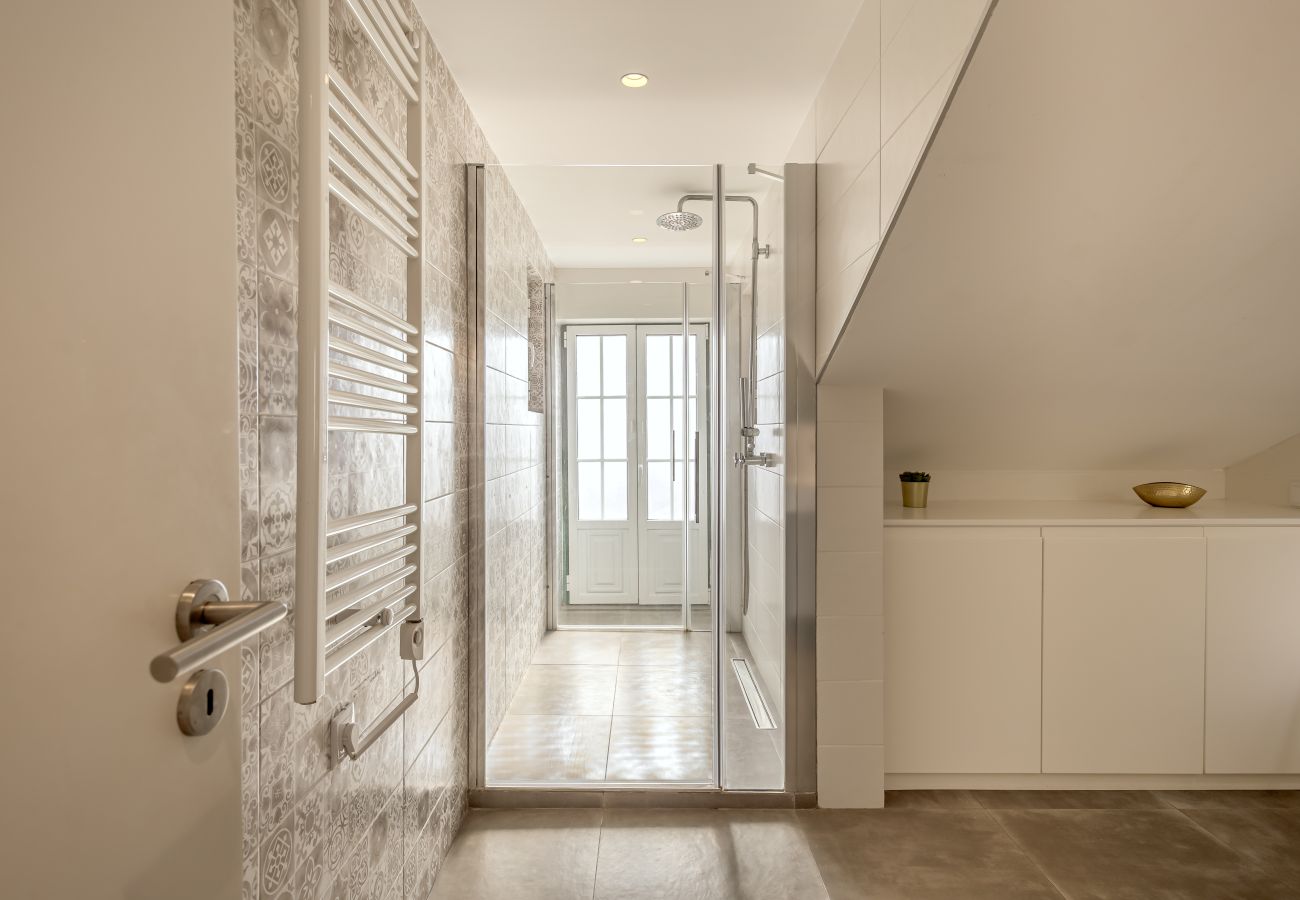 Apartment in Lisbon - SÃO BENTO MODERN by Homing