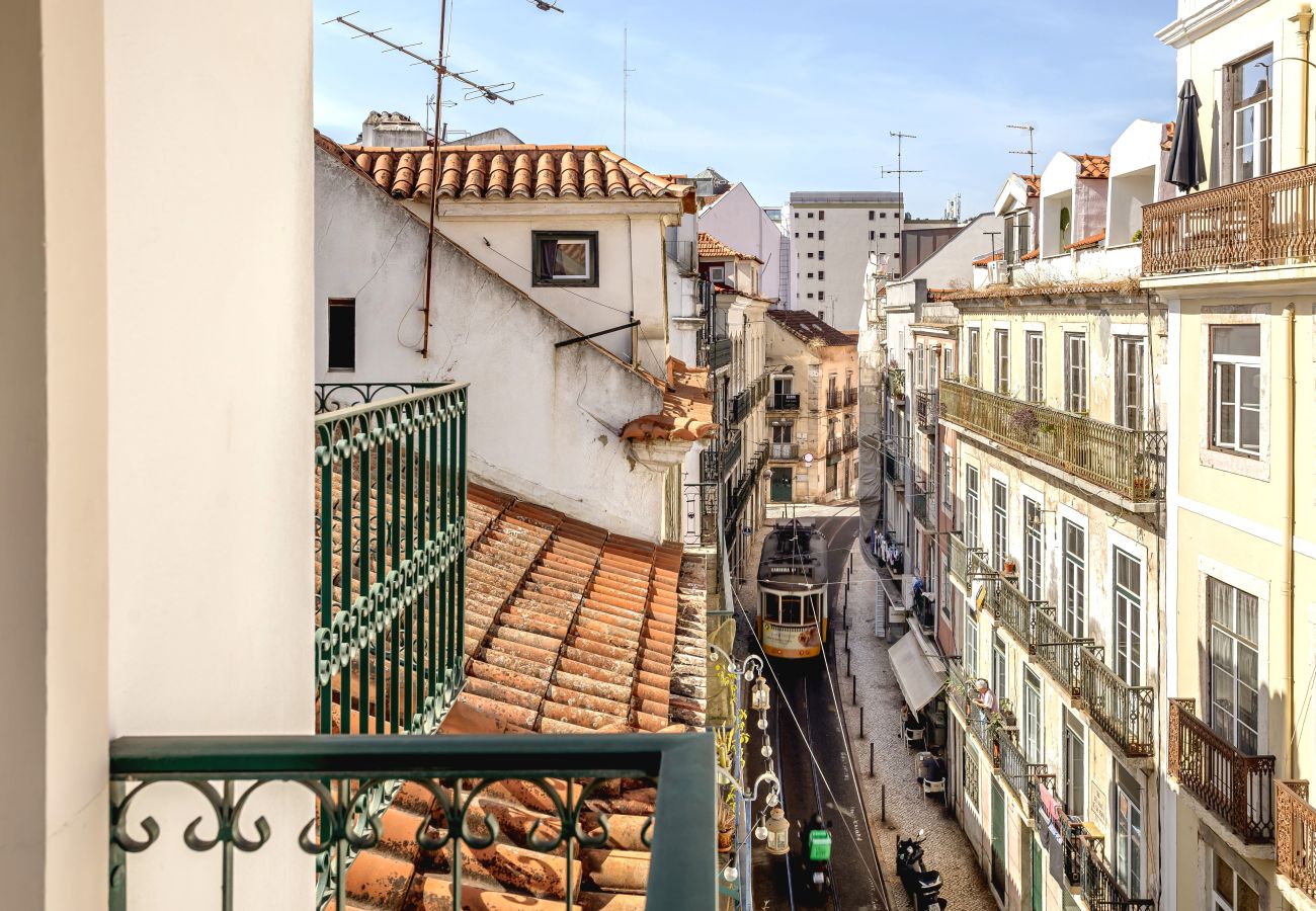 Apartment in Lisbon - SÃO BENTO MODERN by Homing