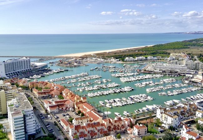 Apartment in Vilamoura - VILAMOURA MARINA BEACH WITH POOL by HOMING