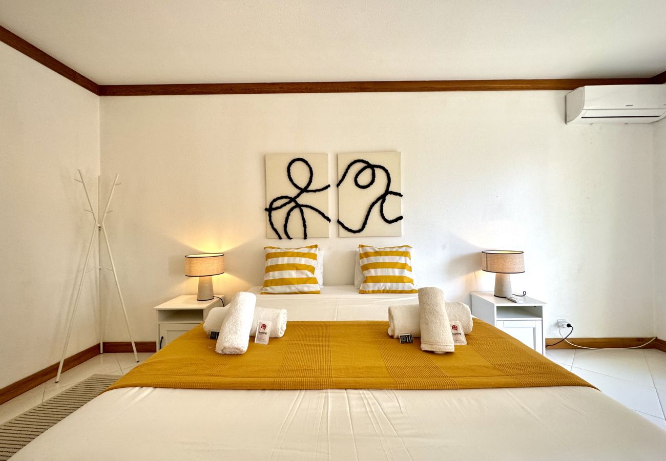 Apartment in Vilamoura - VILAMOURA MARINA BEACH WITH POOL by HOMING