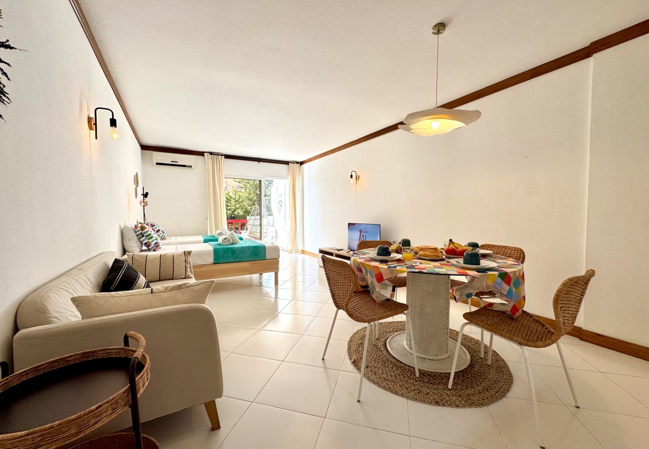 Apartment in Vilamoura - VILAMOURA MARINA BEACH WITH POOL by HOMING