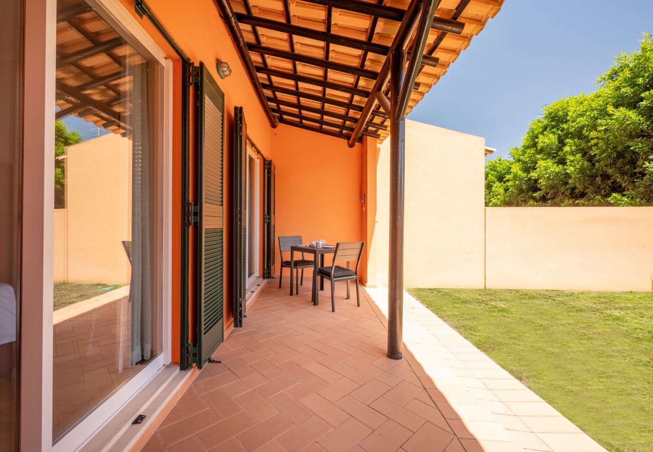 Apartment in Almada - AROEIRA GARDEN by HOMING