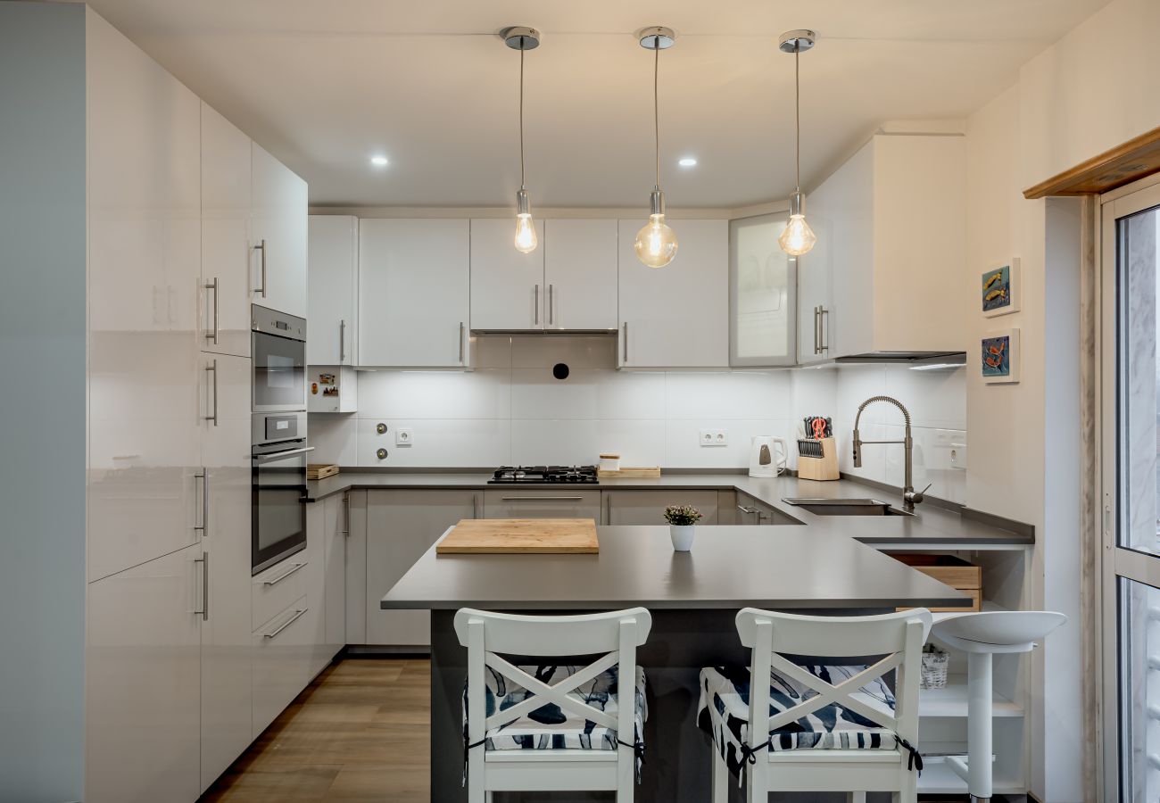 Apartment in Carcavelos - CARCAVELOS BRIGHT & MODERN APARTMENT by Homing