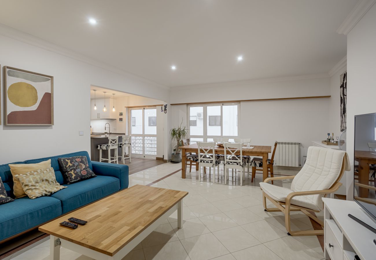 Apartment in Carcavelos - CARCAVELOS BRIGHT & MODERN APARTMENT by Homing