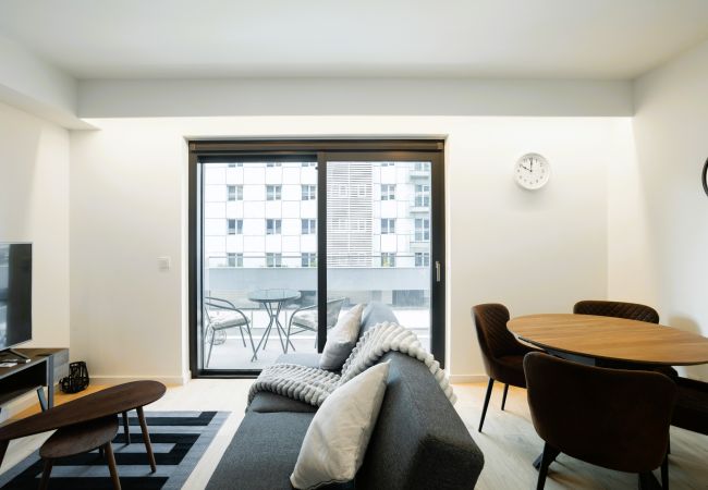 Apartment in Lisboa - MODERN LISBON W/ BALCONY AND POOL by Homing