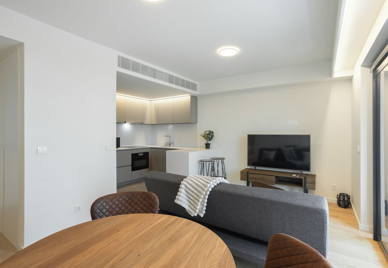 Apartment in Lisbon - MODERN LISBON W/ BALCONY AND POOL by Homing