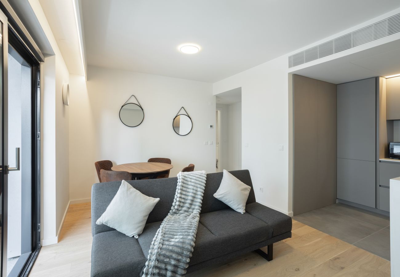 Apartment in Lisbon - MODERN LISBON W/ BALCONY AND POOL by Homing