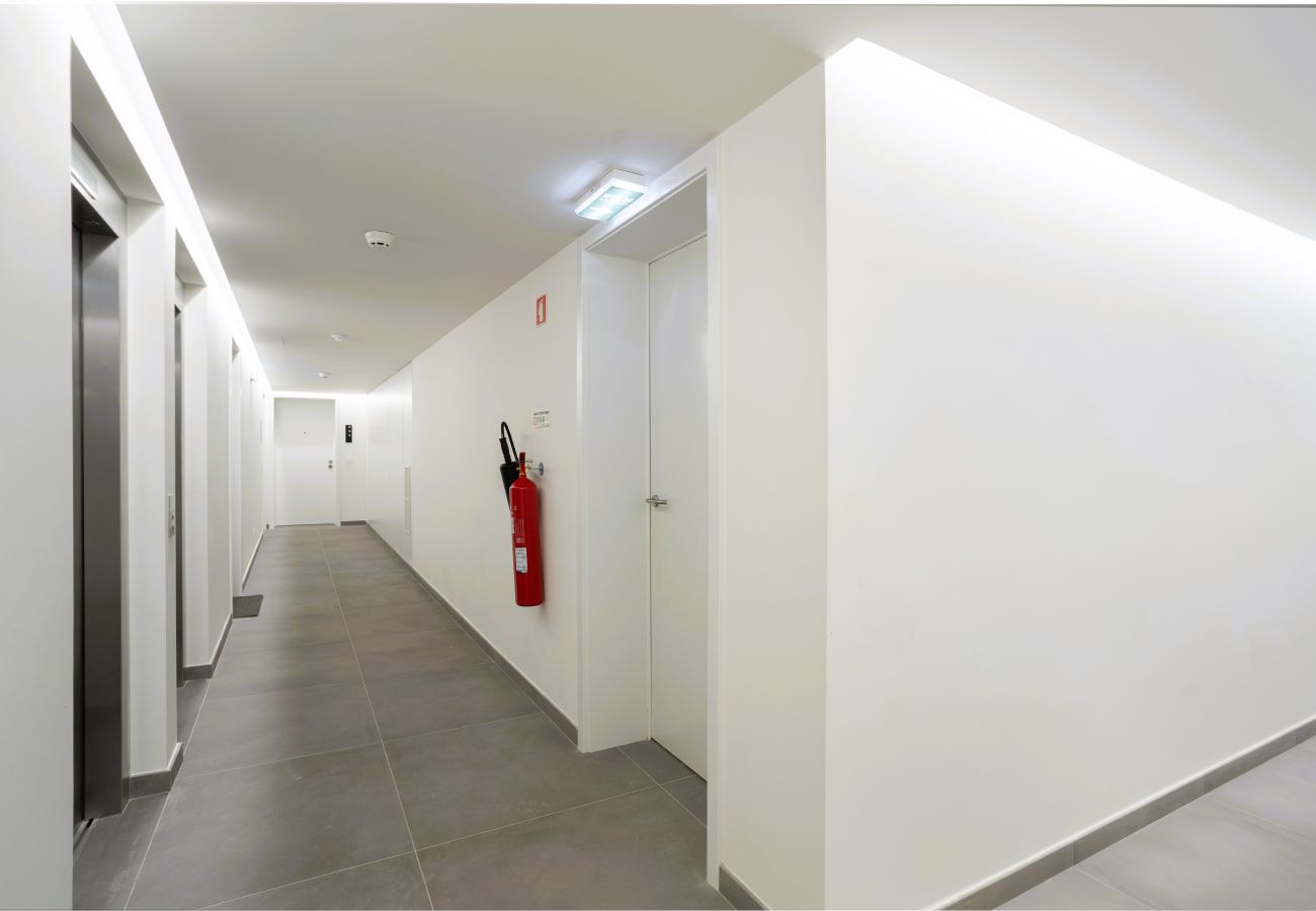 Apartment in Lisbon - MODERN LISBON W/ BALCONY AND POOL by Homing