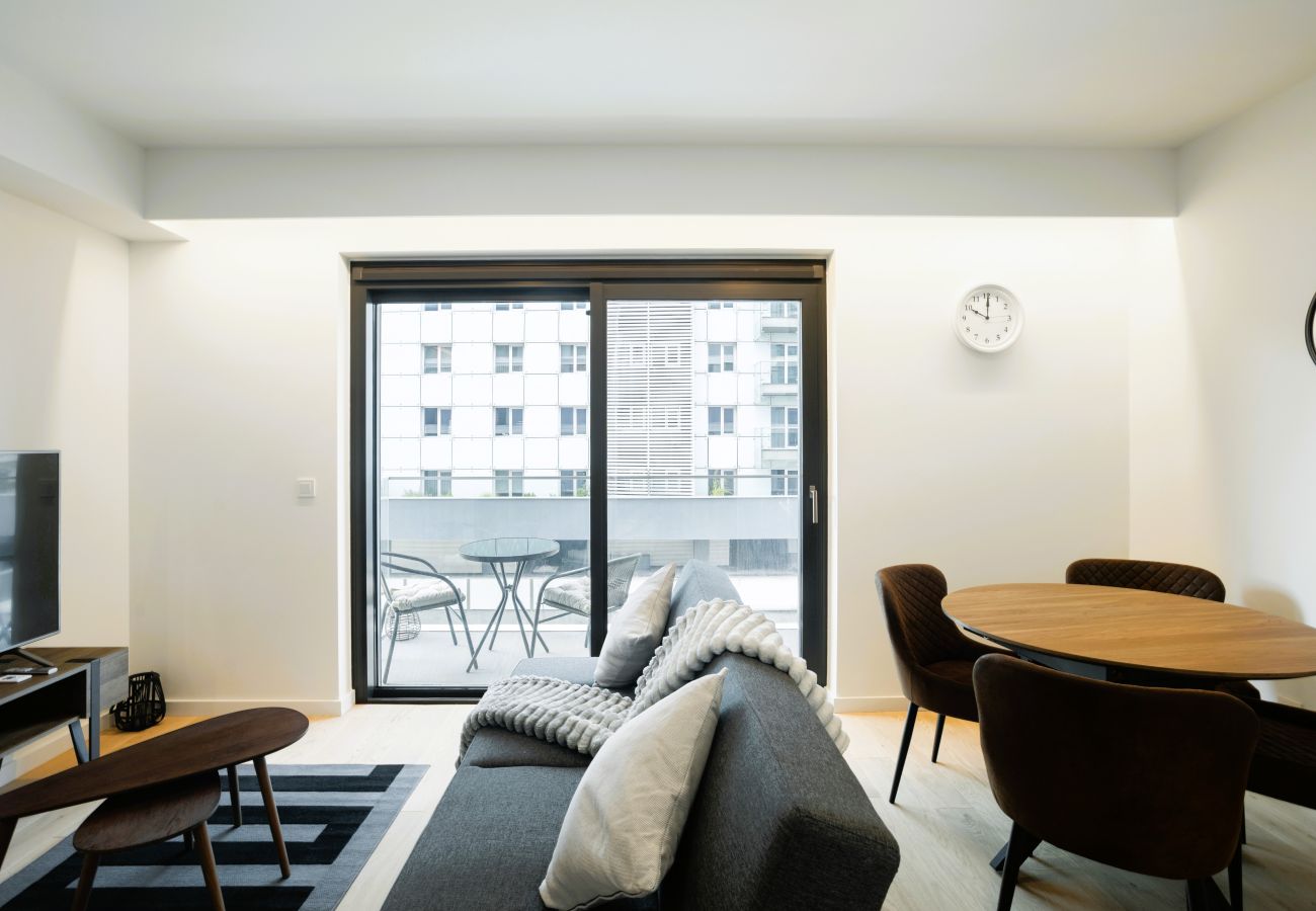 Apartment in Lisbon - MODERN LISBON W/ BALCONY AND POOL by Homing
