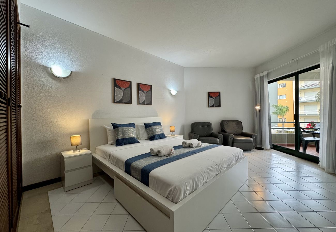 Apartment in Vilamoura - VILAMOURA CENTRAL BEACH 2 WITH POOL by HOMING