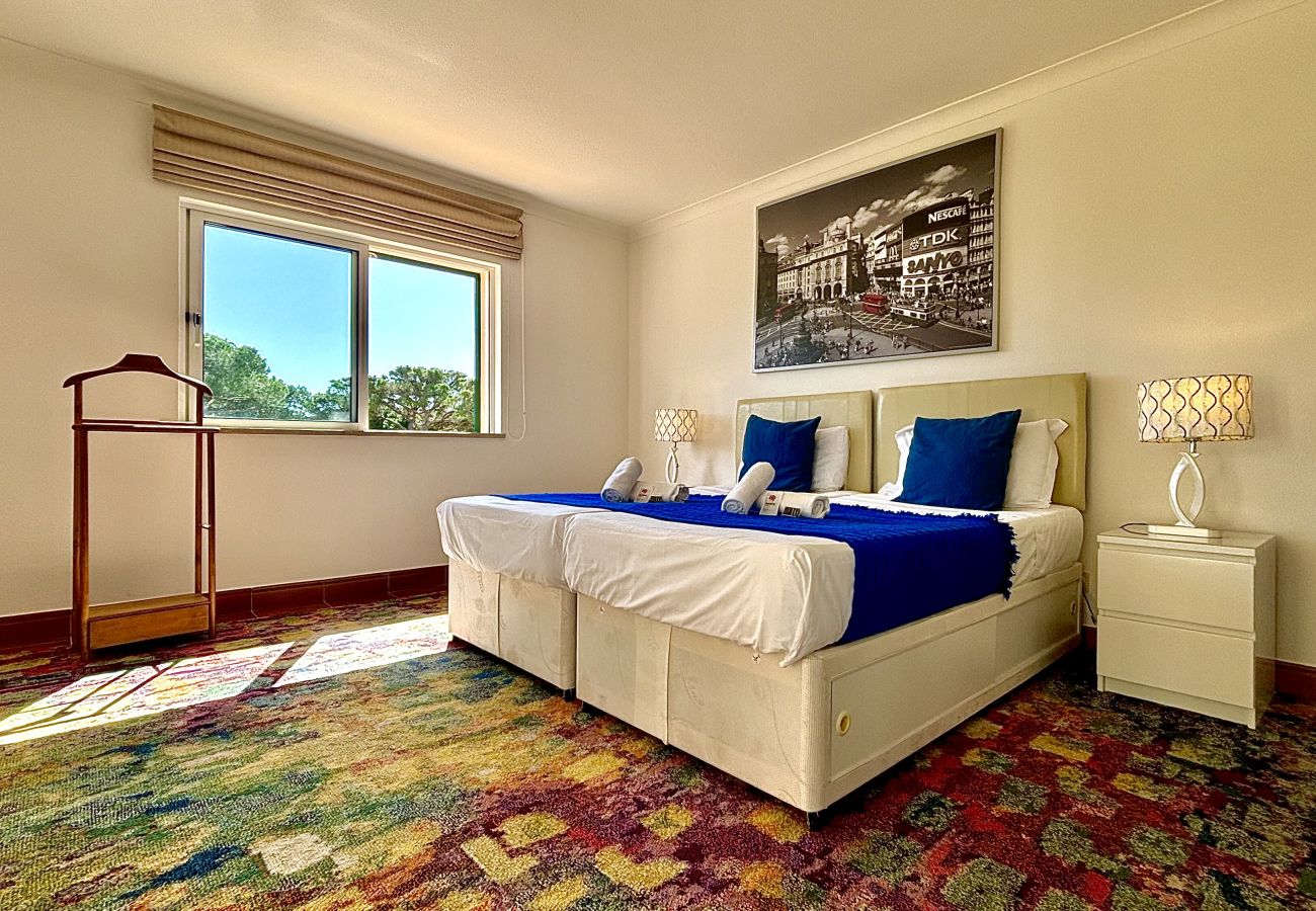 Apartment in Vilamoura - VILAMOURA AMAZING GOLF VILLA 3 WITH POOL by HOMING